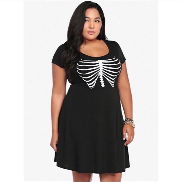 torrid Dresses & Skirts - [Torrid] Black Skeleton Rib Swing Midi Dress